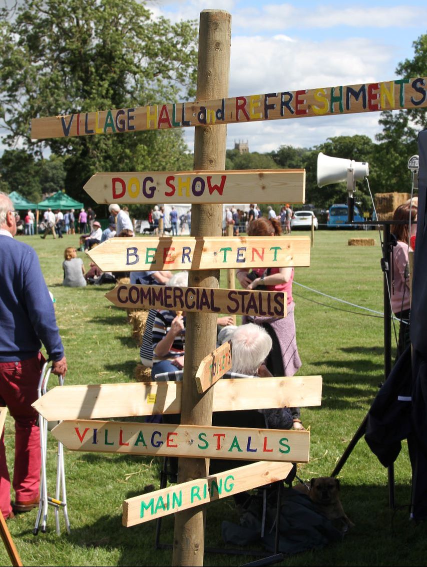 Brailes Show Sign